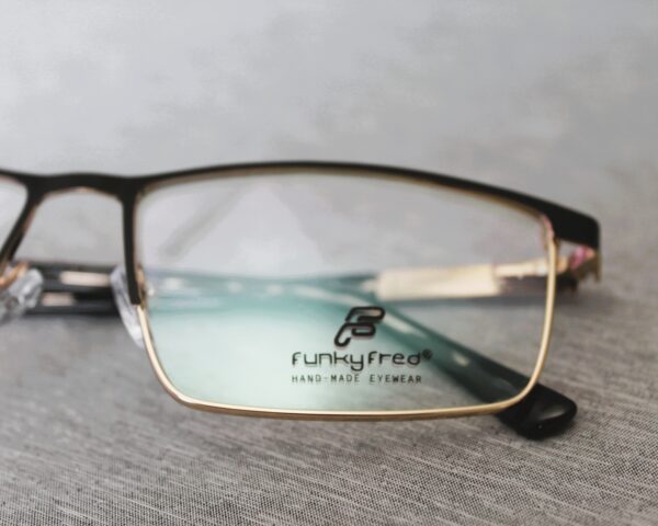 FUNKY FRED 8002M - lenteslenn.com
